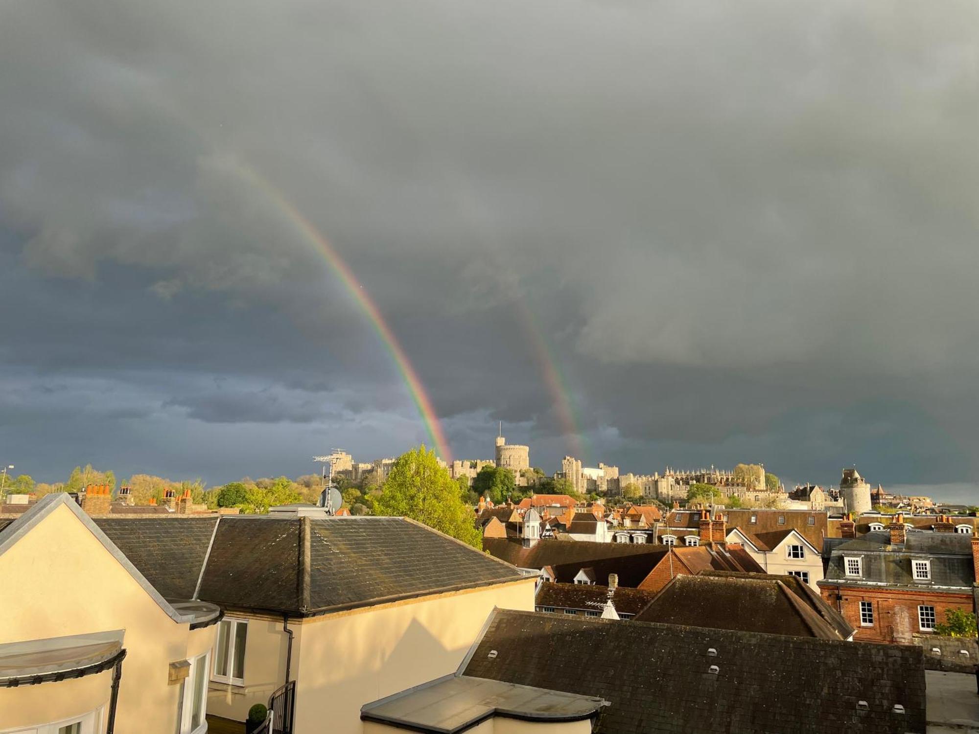 Top Floor En-Suite Double Bedrooms With Great View Of Windsor Castle & Free Parking Dış mekan fotoğraf