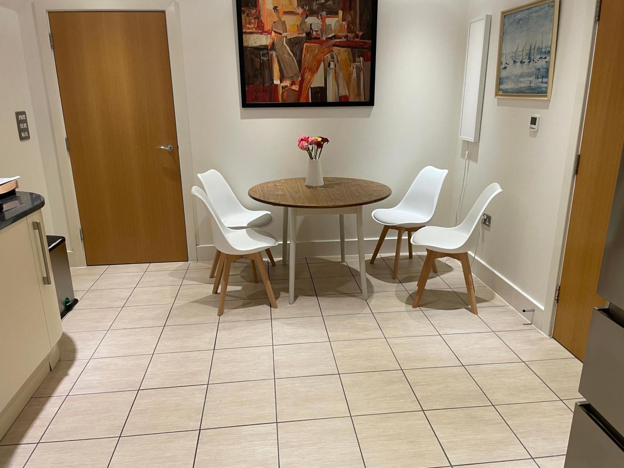 Top Floor En-Suite Double Bedrooms With Great View Of Windsor Castle & Free Parking Dış mekan fotoğraf