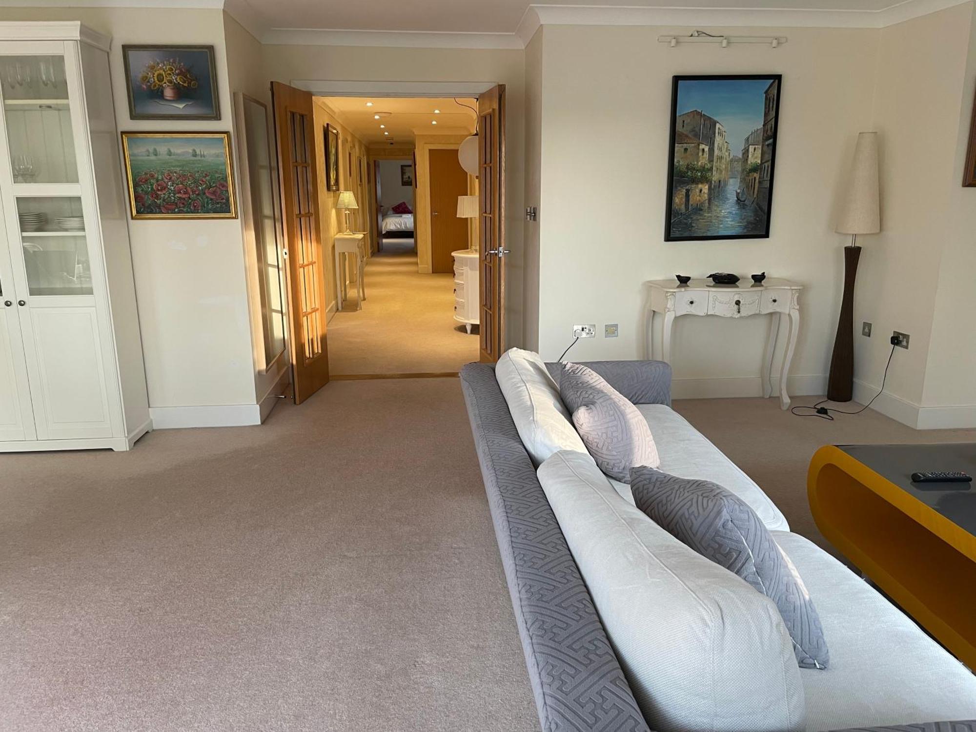 Top Floor En-Suite Double Bedrooms With Great View Of Windsor Castle & Free Parking Dış mekan fotoğraf