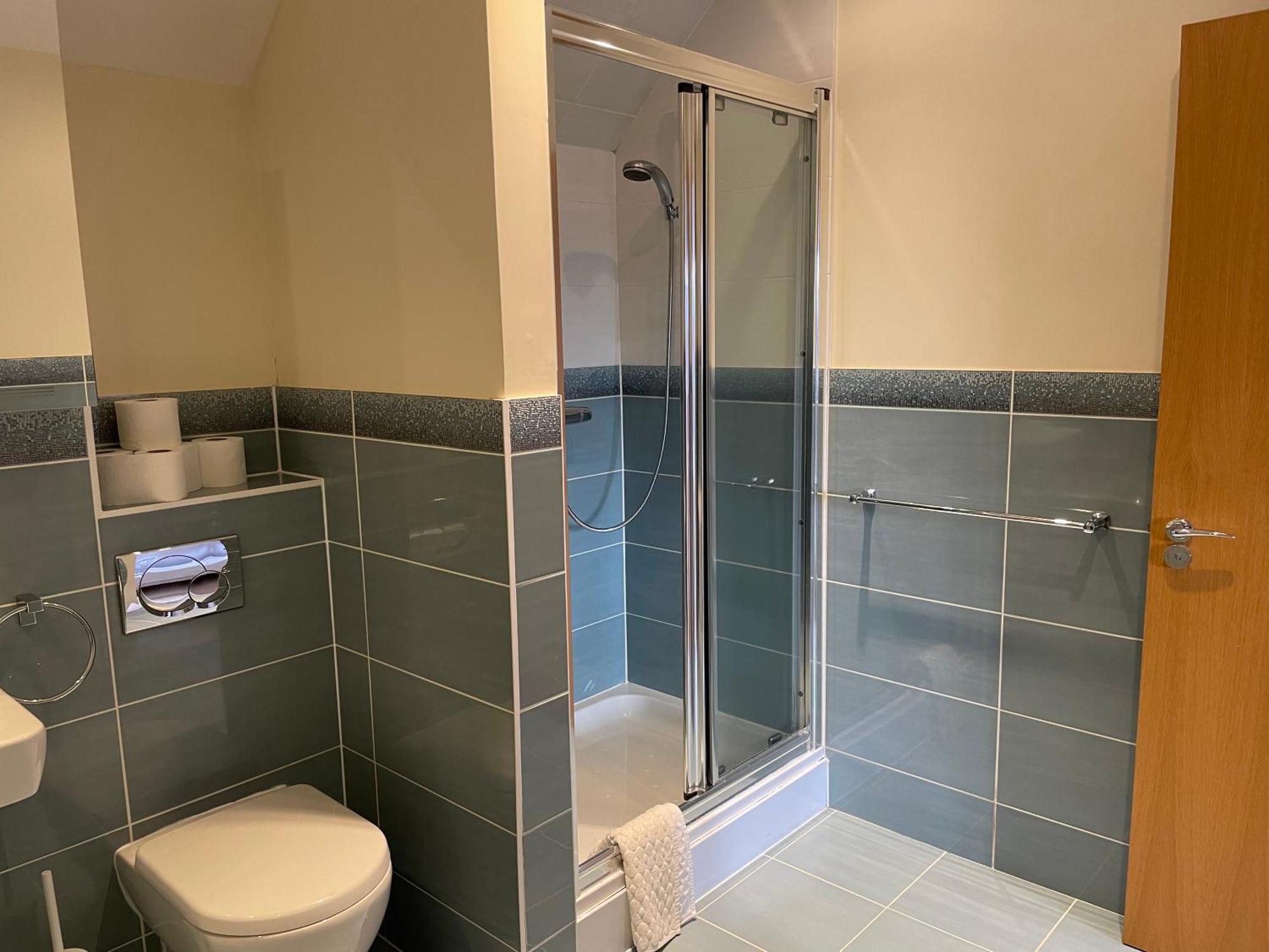 Top Floor En-Suite Double Bedrooms With Great View Of Windsor Castle & Free Parking Dış mekan fotoğraf