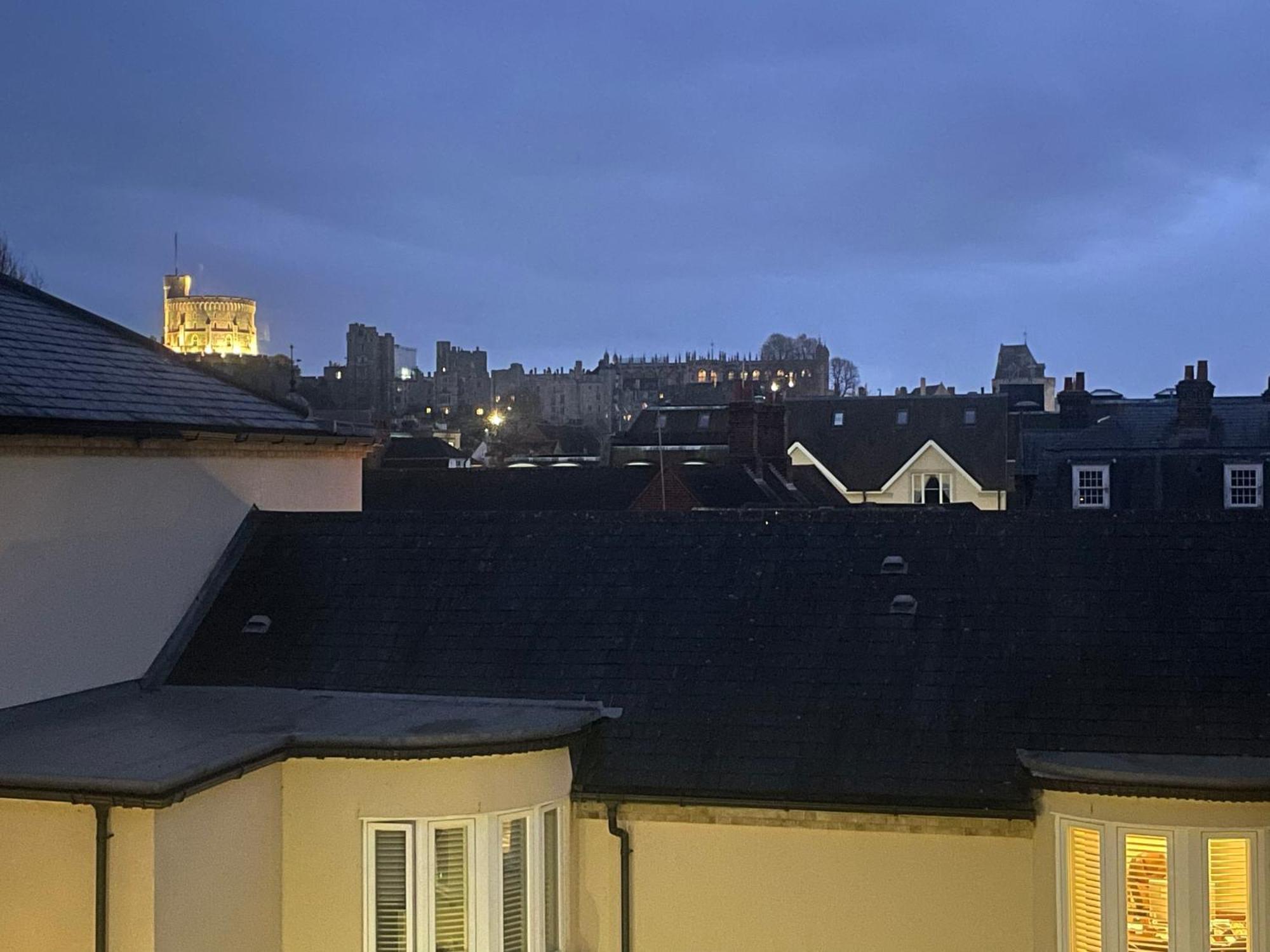 Top Floor En-Suite Double Bedrooms With Great View Of Windsor Castle & Free Parking Dış mekan fotoğraf