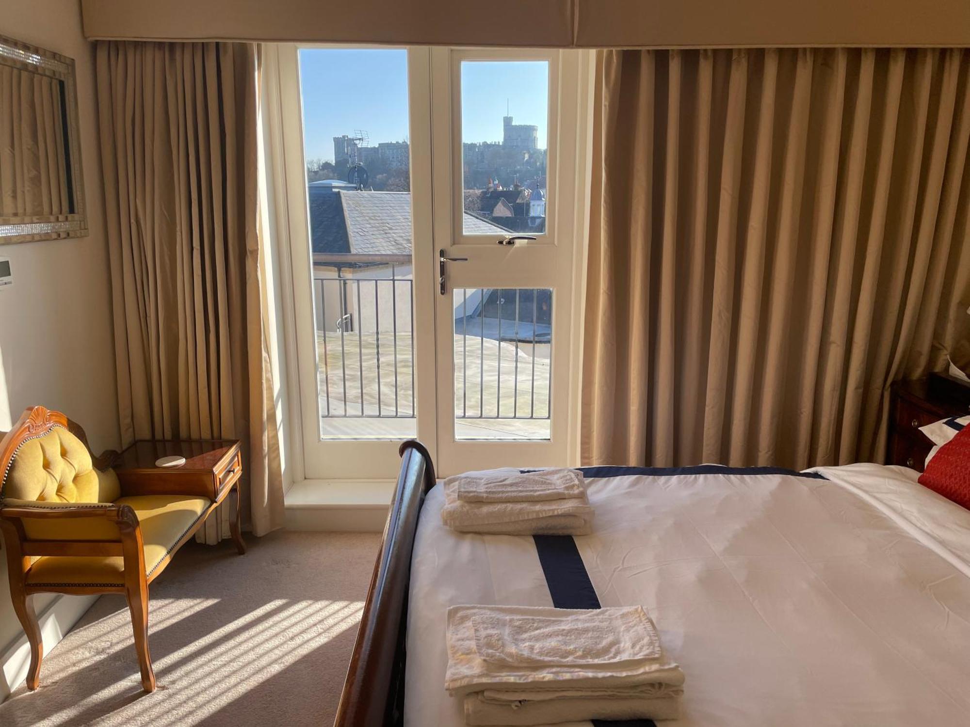 Top Floor En-Suite Double Bedrooms With Great View Of Windsor Castle & Free Parking Dış mekan fotoğraf