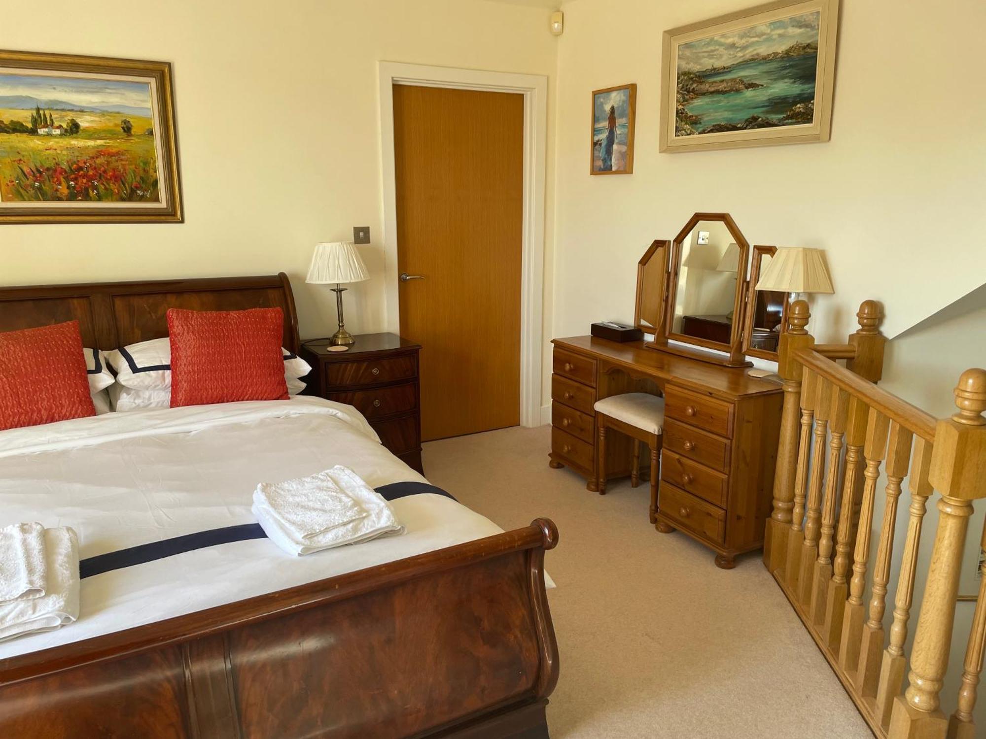 Top Floor En-Suite Double Bedrooms With Great View Of Windsor Castle & Free Parking Dış mekan fotoğraf