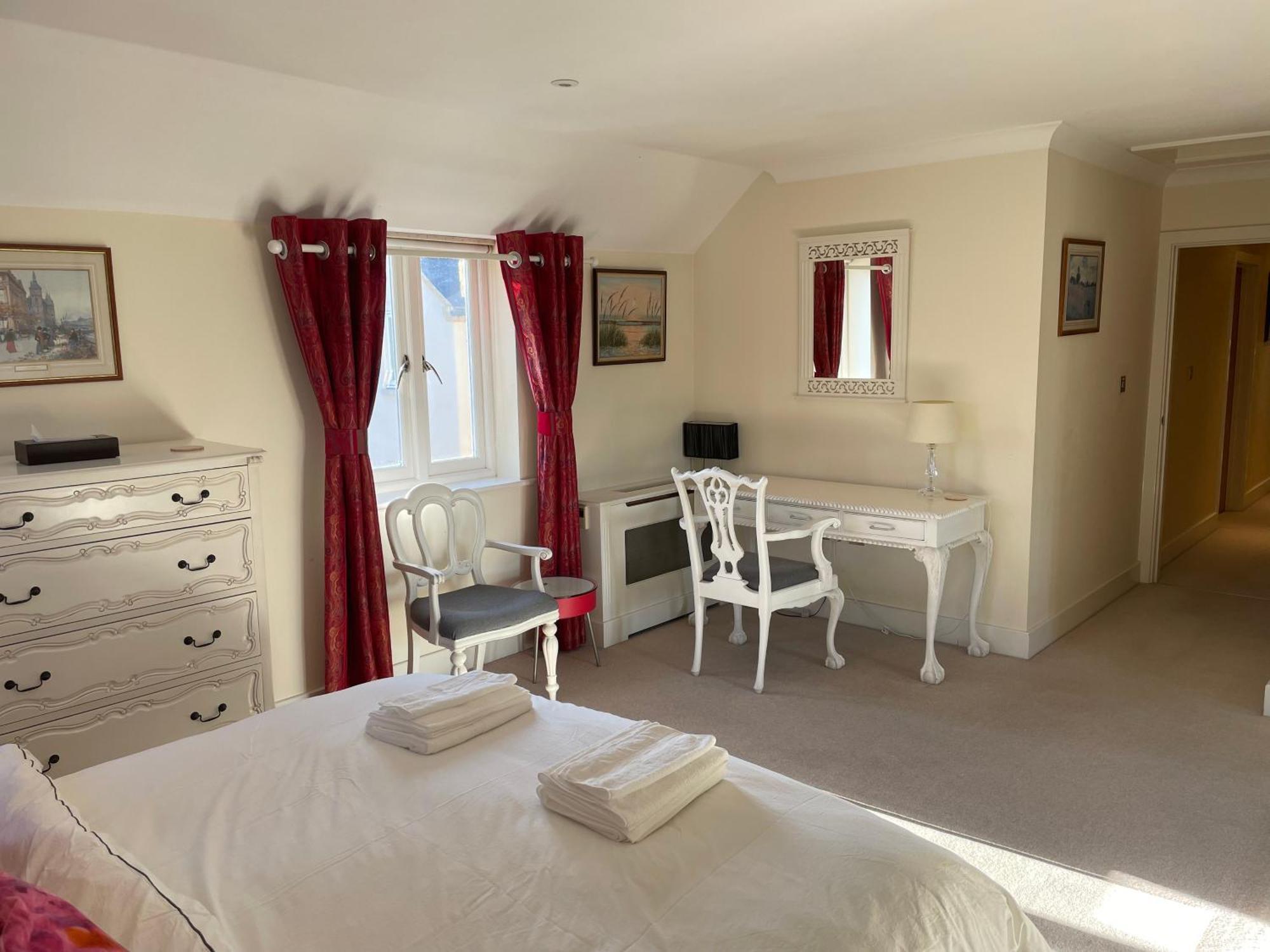 Top Floor En-Suite Double Bedrooms With Great View Of Windsor Castle & Free Parking Dış mekan fotoğraf