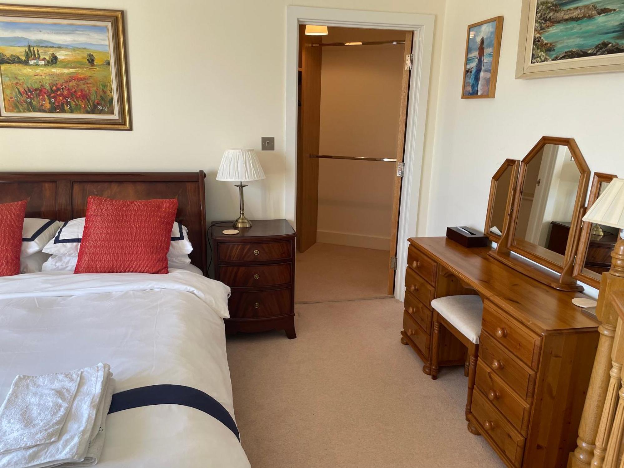 Top Floor En-Suite Double Bedrooms With Great View Of Windsor Castle & Free Parking Dış mekan fotoğraf
