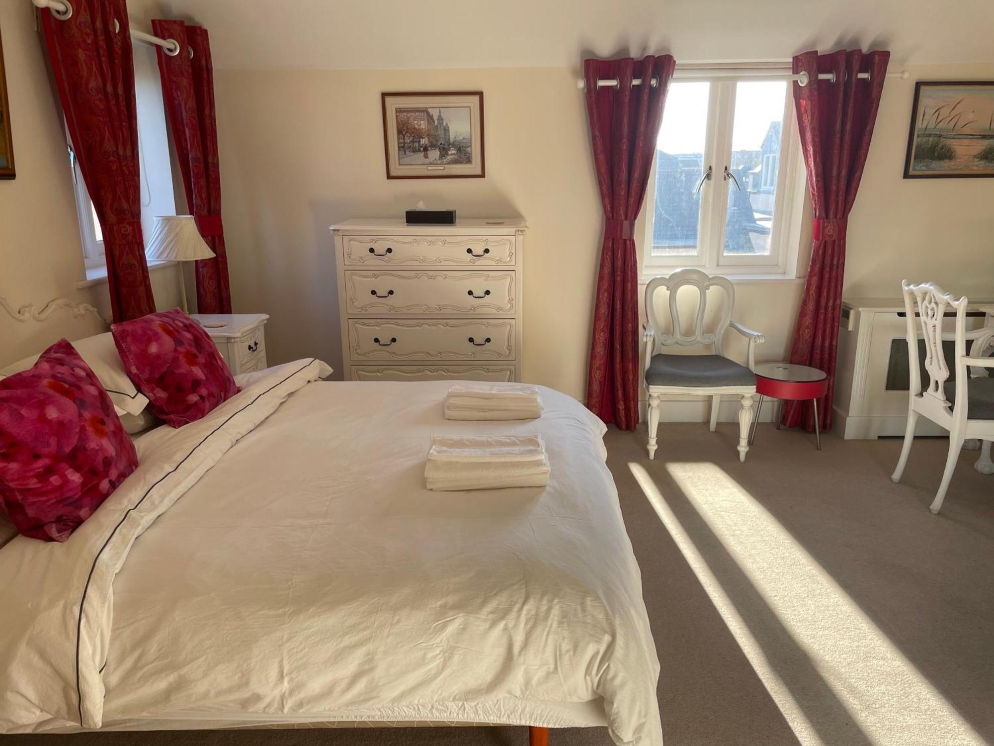 Top Floor En-Suite Double Bedrooms With Great View Of Windsor Castle & Free Parking Dış mekan fotoğraf