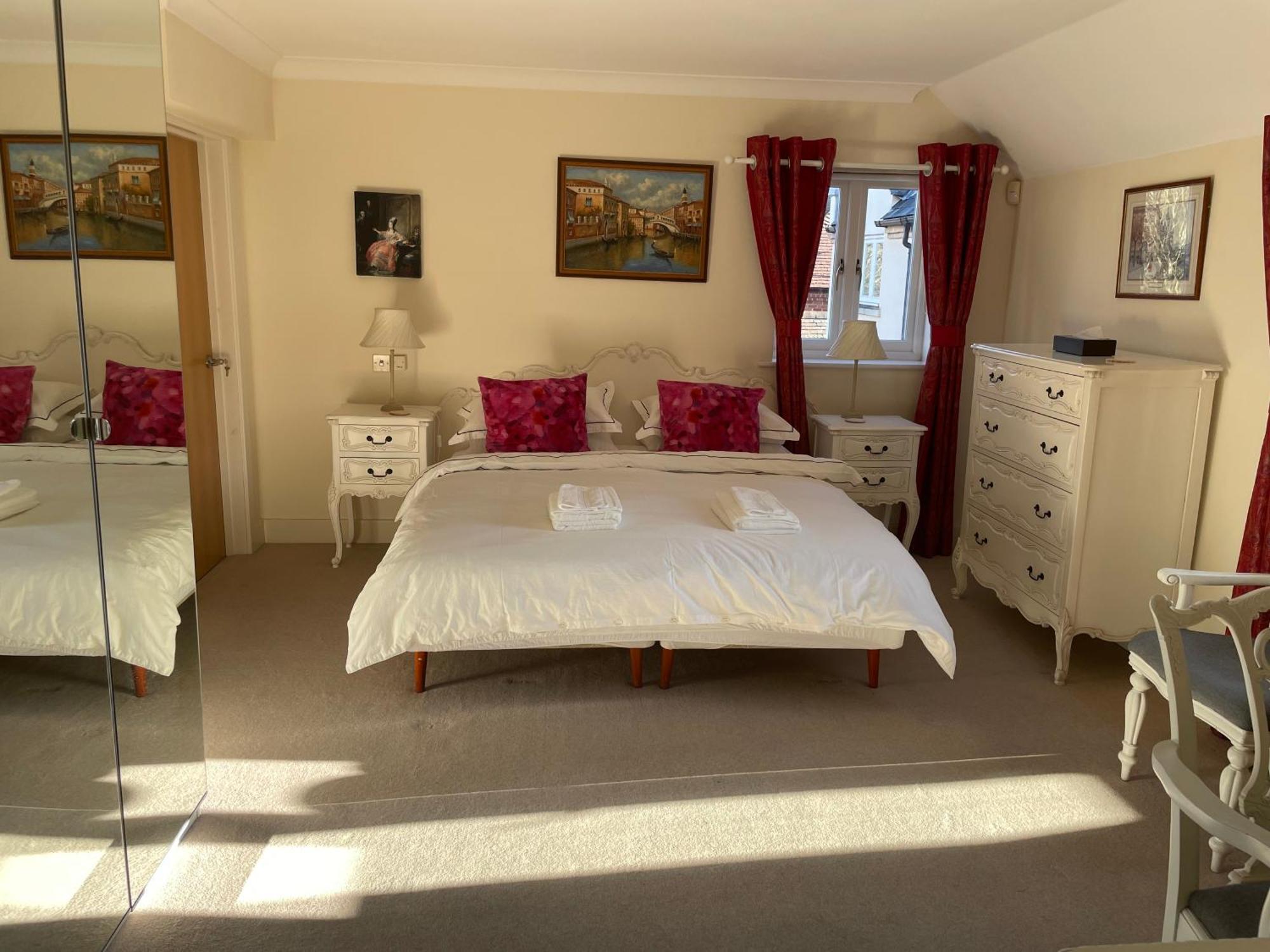 Top Floor En-Suite Double Bedrooms With Great View Of Windsor Castle & Free Parking Dış mekan fotoğraf