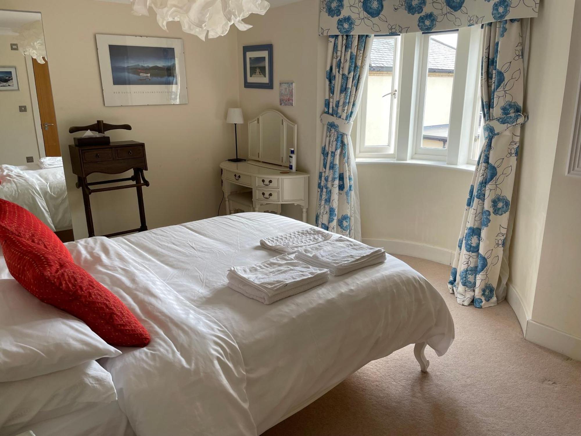 Top Floor En-Suite Double Bedrooms With Great View Of Windsor Castle & Free Parking Dış mekan fotoğraf
