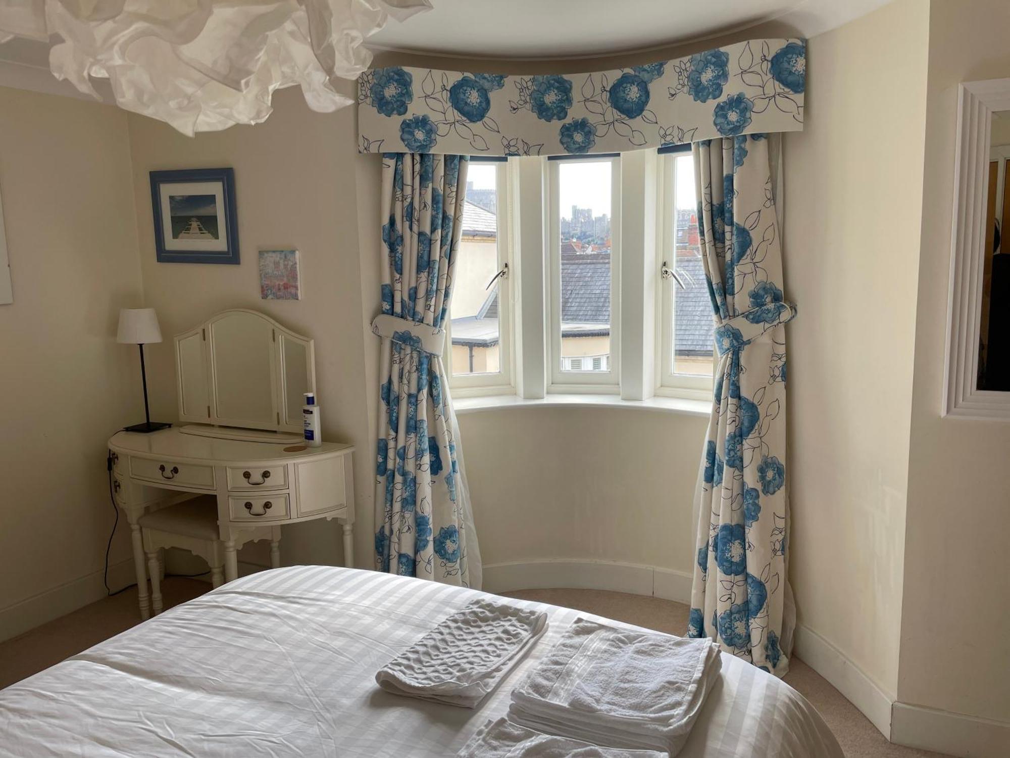 Top Floor En-Suite Double Bedrooms With Great View Of Windsor Castle & Free Parking Dış mekan fotoğraf